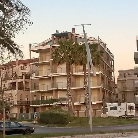 דירה A Place In The Sun